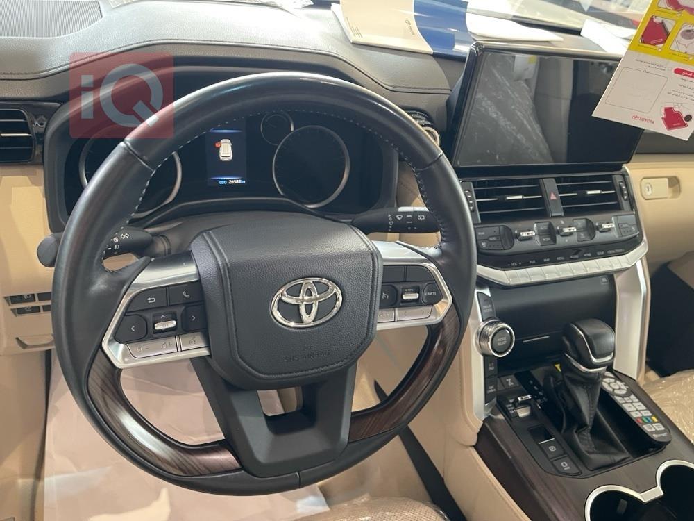 تويوتا لاندكروزر